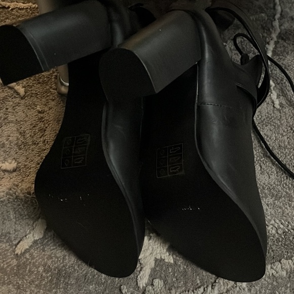 NWOT SPRING ANKLE HEELED BOOTS 🔥🔥🔥🔥 - Picture 5 of 8